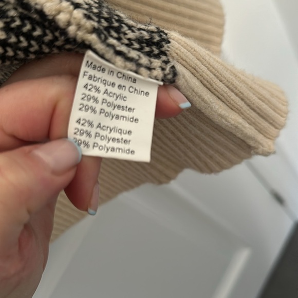 Lyla and Luxe Cardigan - Picture 4 of 4